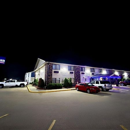 American Inn Cedar Rapids South Exterior photo