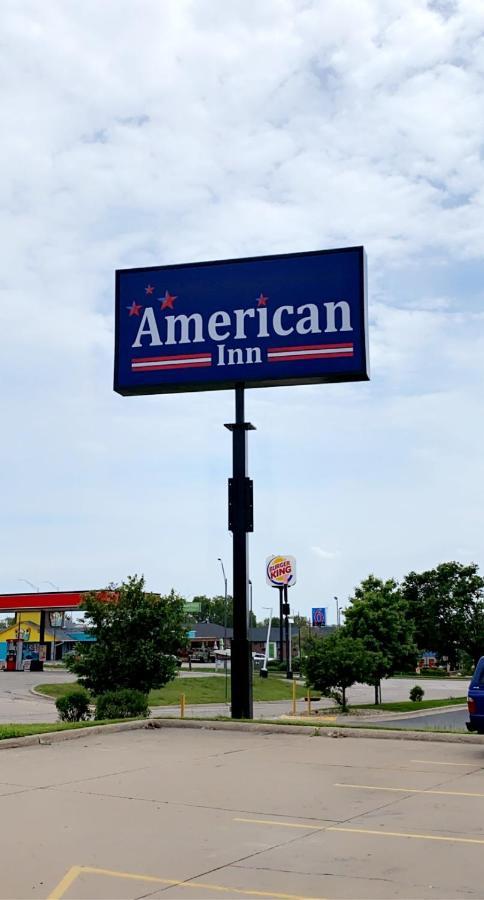 American Inn Cedar Rapids South Exterior photo