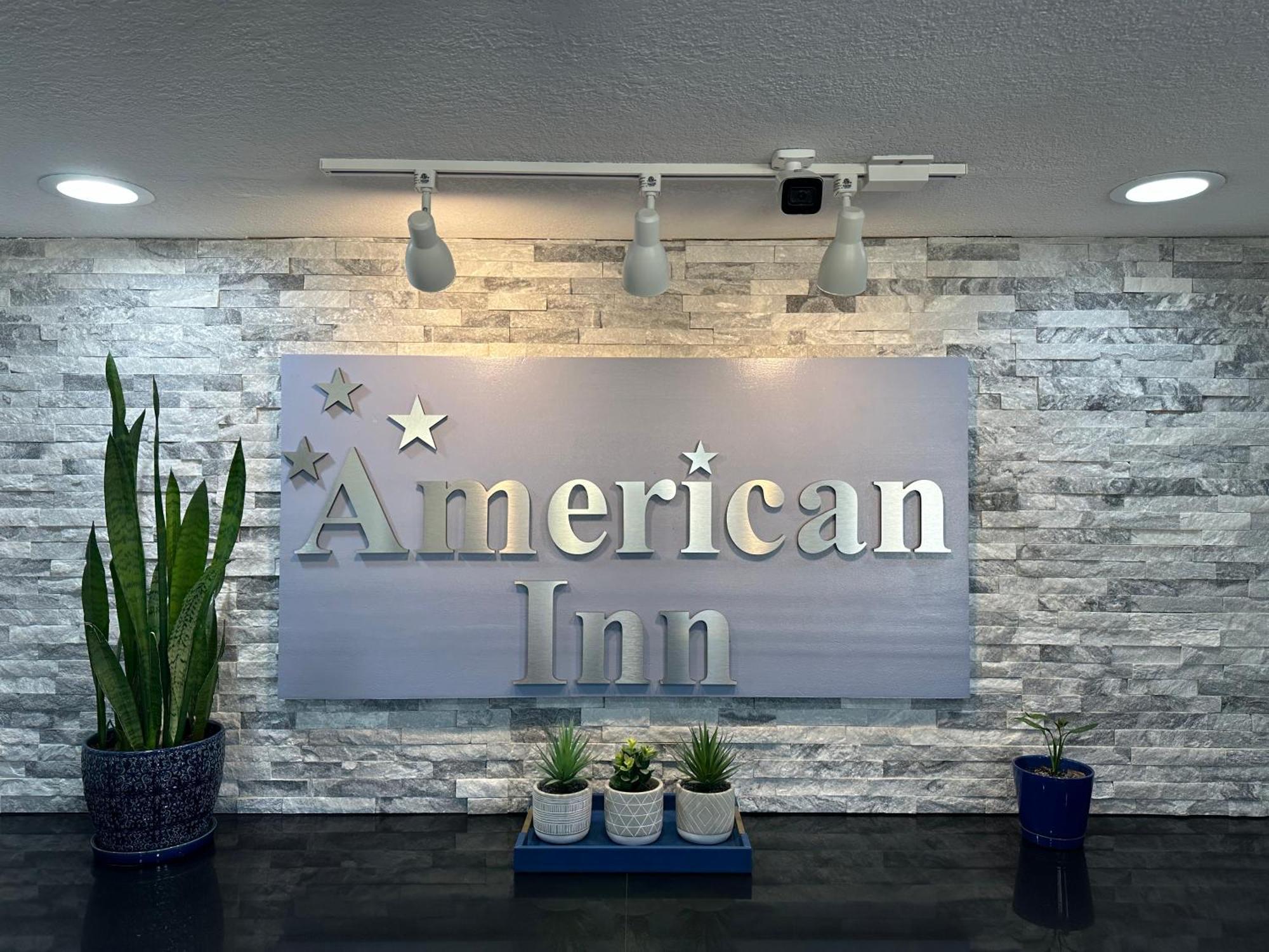 American Inn Cedar Rapids South Exterior photo